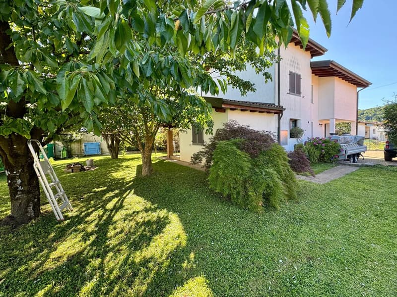 Ligornetto – Casa unifamiliare con ampio giardino (1)