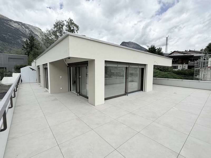 Einzigartige Dach Wohnung mit alpinen Weitblick in Brig und grosser Sonnenterasse (1)