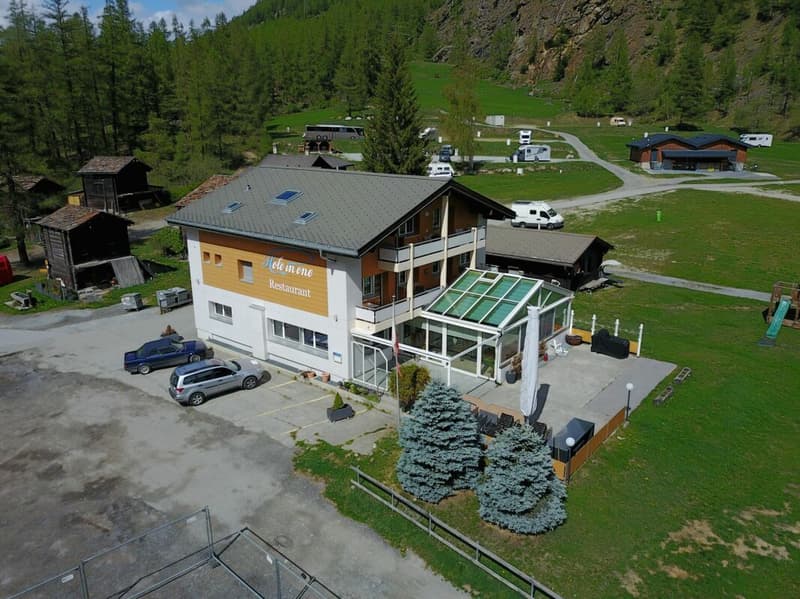 Restaurant & Hostel in Randa (1)