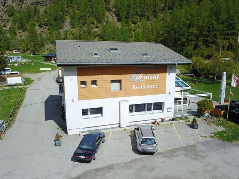 Restaurant & Hostel in Randa (4)