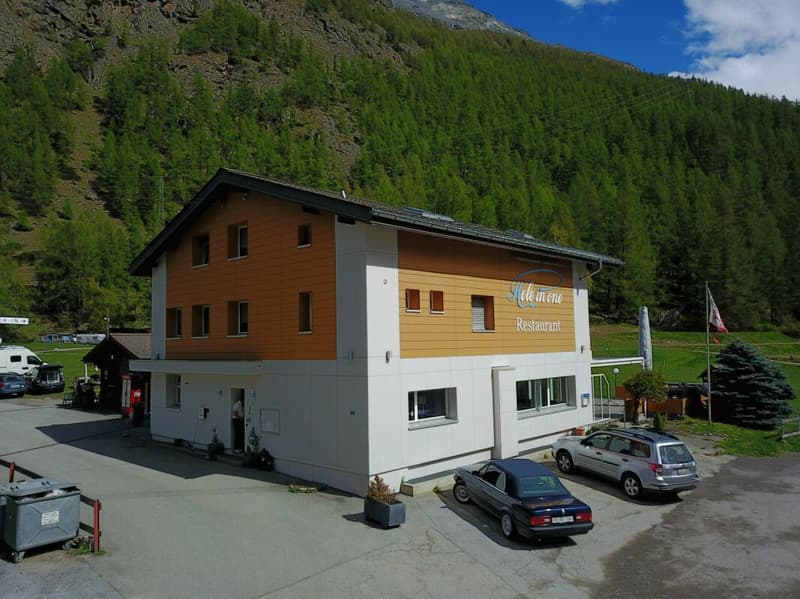 Restaurant & Hostel in Randa (5)
