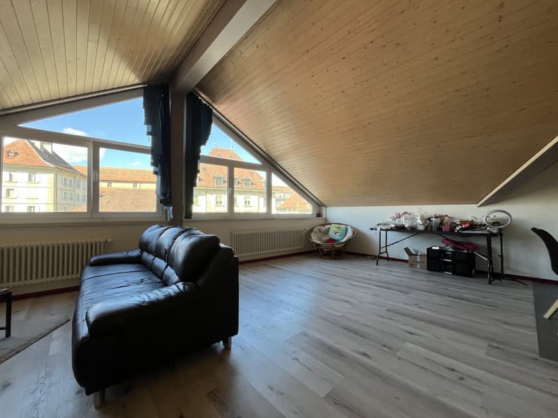 MAGNIFIQUE ATTIQUE, AVEC VUE SUR L'ABBATIALE (2)