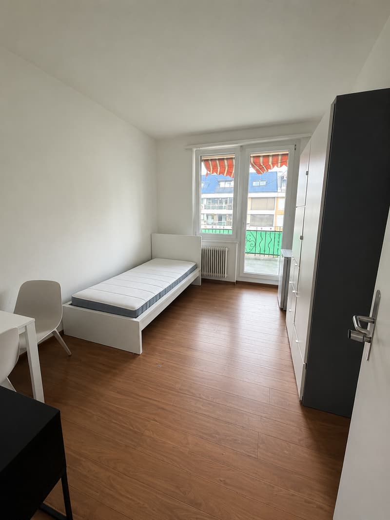Möbliertes Zimmer mit Balkon in Zürich zu vermieten (1)
