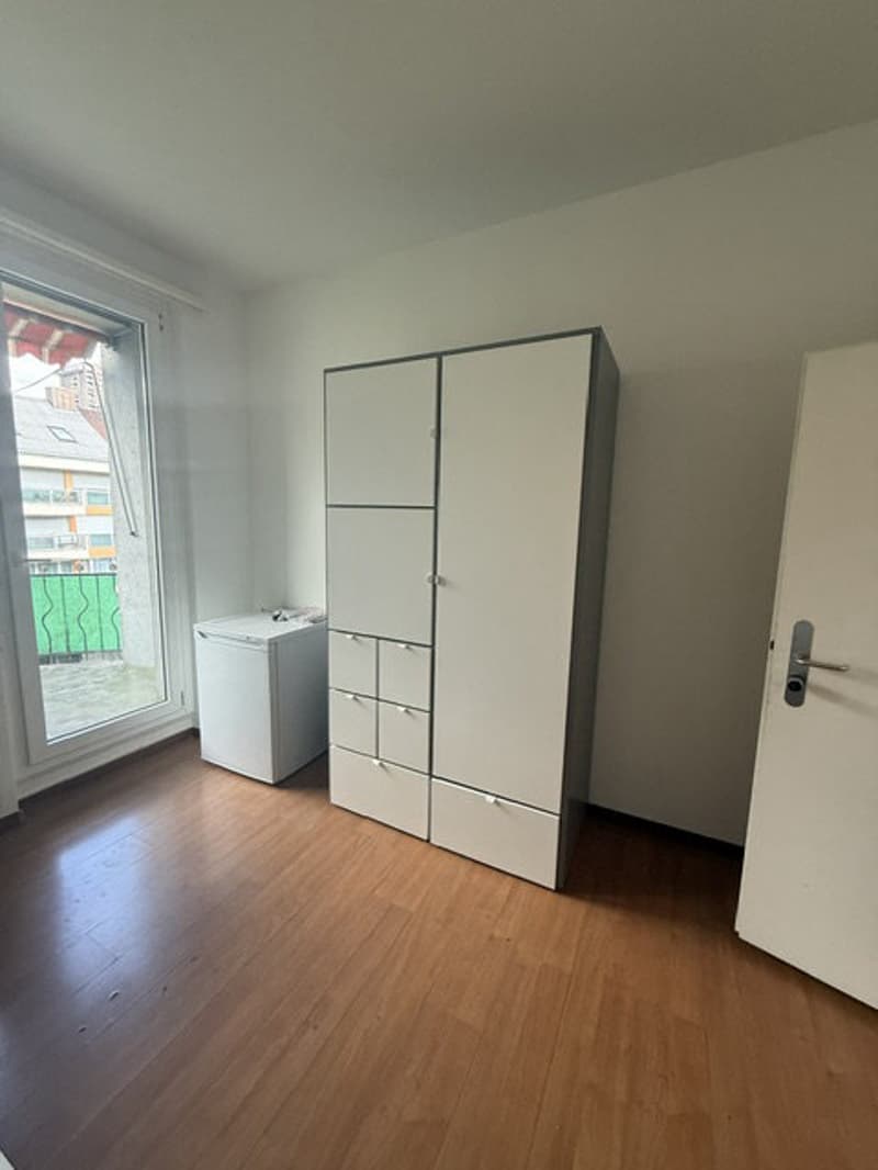 Möbliertes Zimmer mit Balkon in Zürich zu vermieten (2)