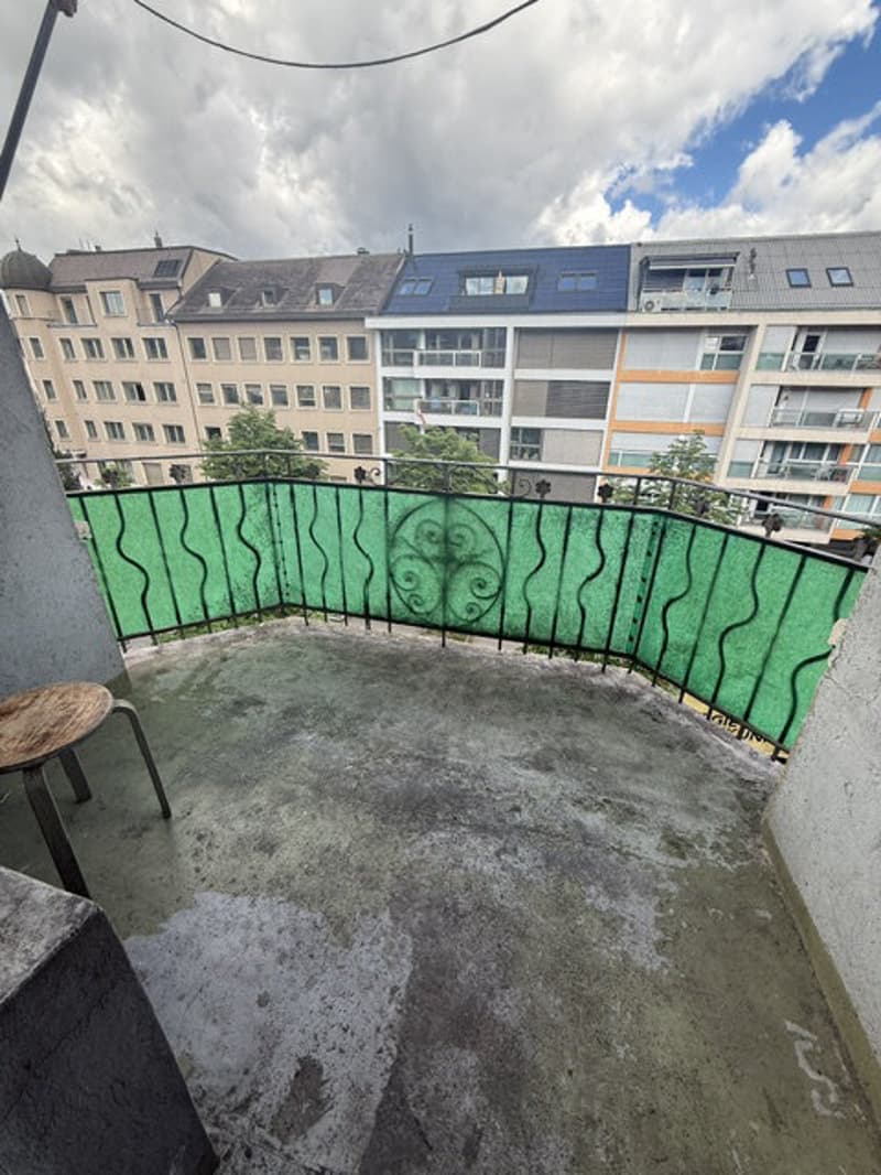 Möbliertes Zimmer mit Balkon in Zürich zu vermieten (5)