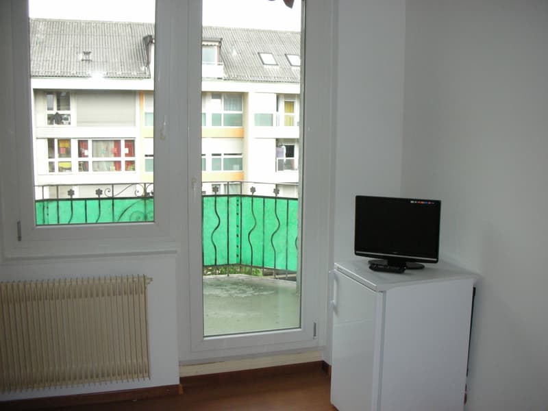 Möbliertes Zimmer mit Balkon in Zürich zu vermieten (4)
