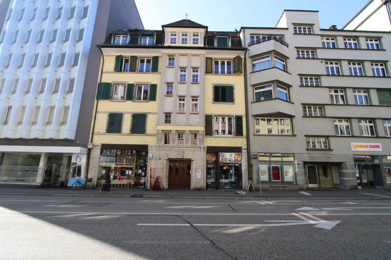 Zentrale 3.5 Zimmerwohnung im 1. OG (1)