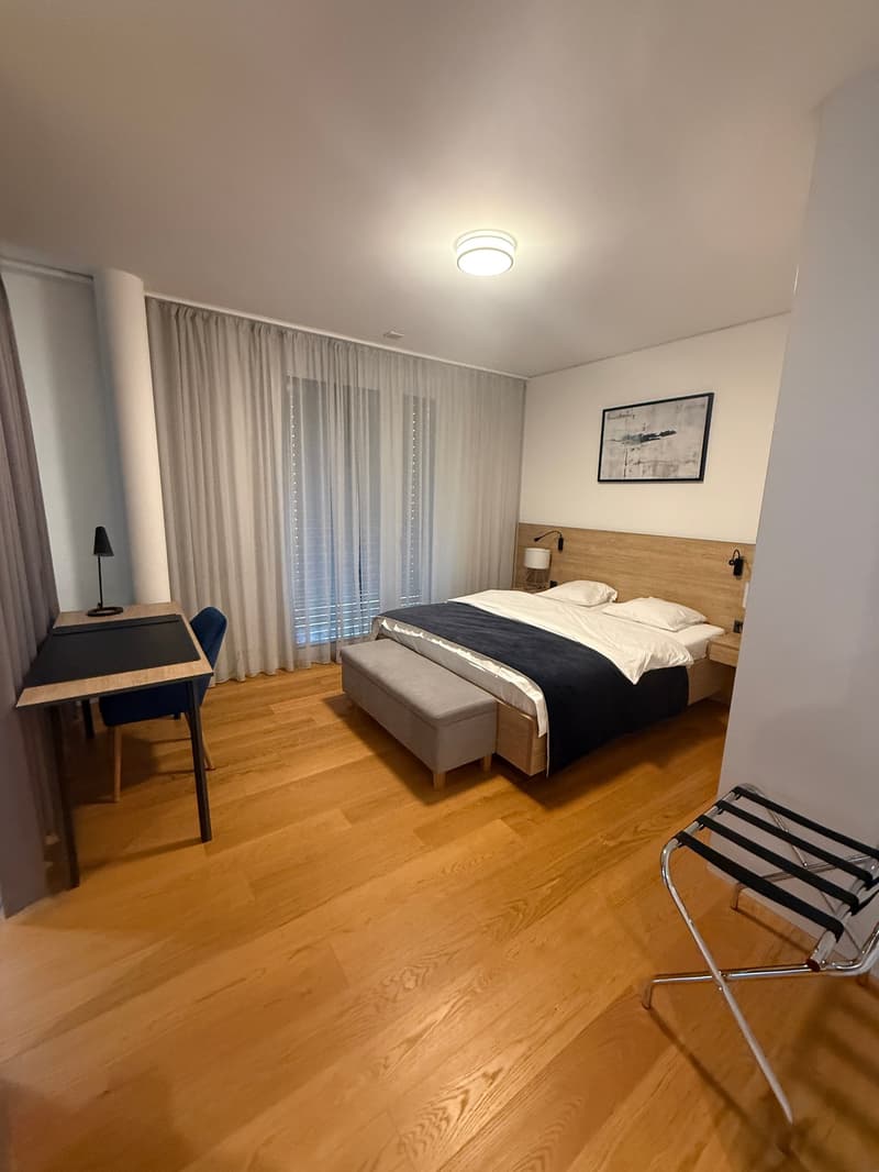 Exklusive möblierte 3.5 Zimmer Stadtwohnung nahe Bahnhof Zug (7)