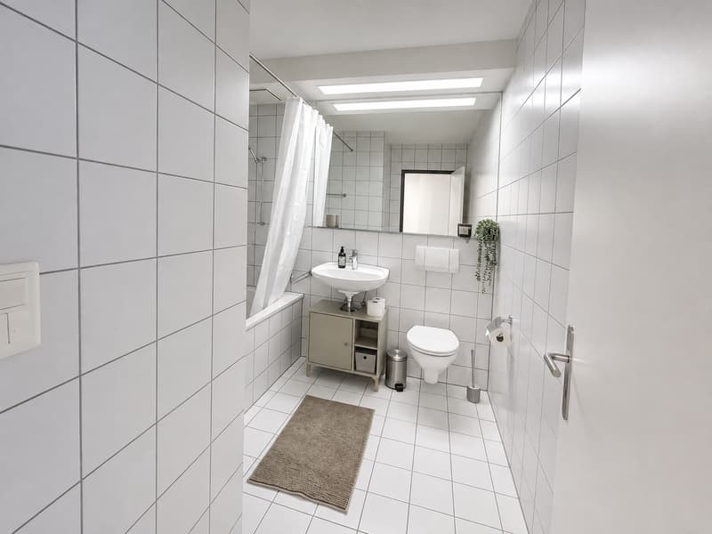 Exklusive möblierte 2.5 Zimmer Stadtwohnung nahe Bahnhof Zug (2)