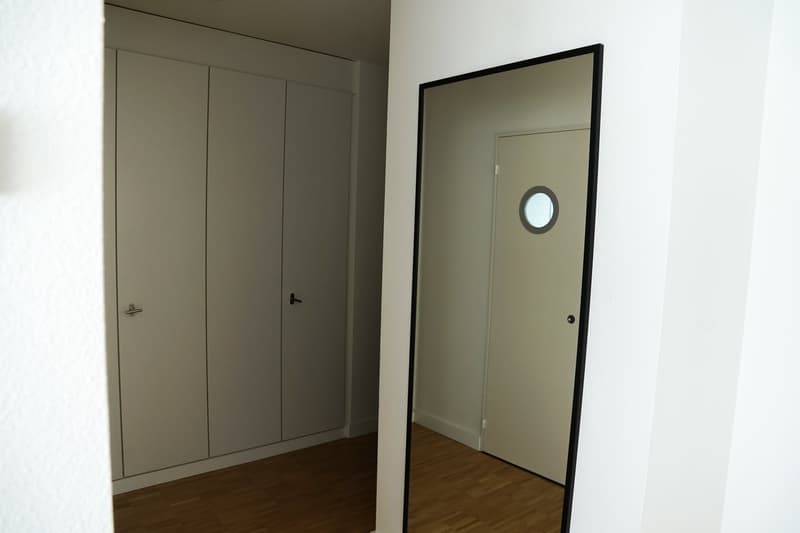 Exklusive möblierte 3.5 Zimmer Stadtwohnung nahe Bahnhof Zug (7)