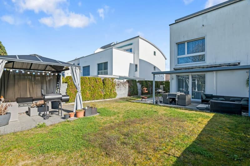 Doppel-Einfamilienhaus an idealer Lage mit Nachmittags-/Abendsonne (17)