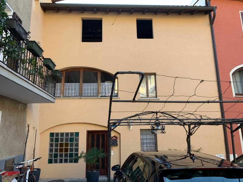 Casa ticinese di 7 locali con potenziale (2)