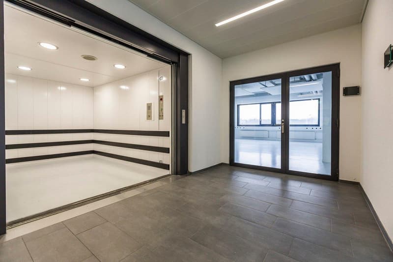 Flexible Büro-/Gewerbefläche in attraktiver Gewerbeliegenschaft (18)