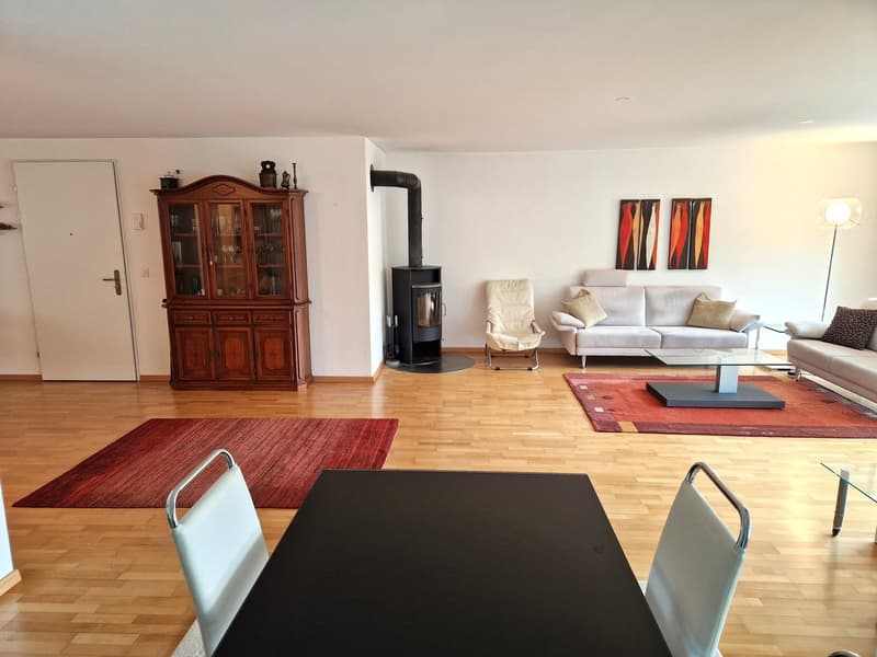 Attraktive 4.5-Zimmer-Wohnung mit Balkon und privatem Hobby-/Waschraum (7)