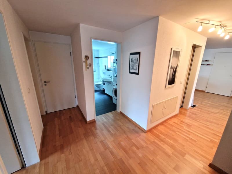 Attraktive 4.5-Zimmer-Wohnung mit Balkon und privatem Hobby-/Waschraum (21)
