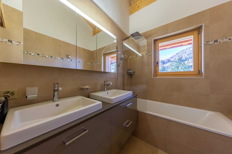 Stunning 6.5-Room Penthouse Apartment in the Heart of Anzère (20)