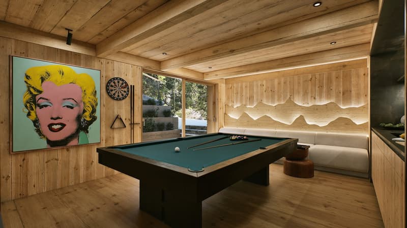 Exceptional 14-Room Luxury Chalet (23)