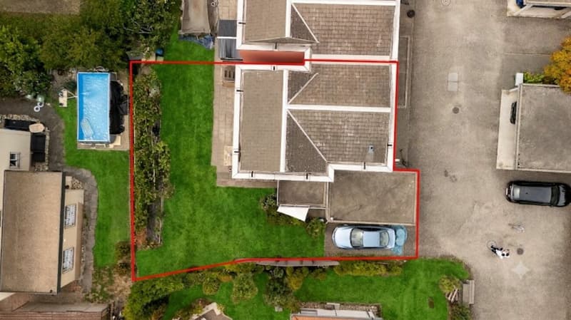 Wohnen mit Charme und Lebensqualität - stilvolles 4.5-Zimmer-Doppeleinfamilienhaus in familienfreundlicher Lage (2)