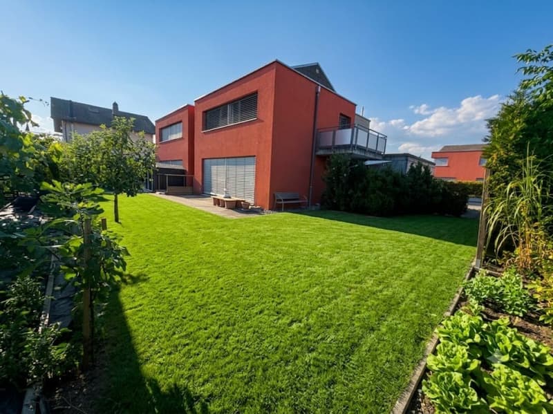 Wohnen mit Charme und Lebensqualität - stilvolles 4.5-Zimmer-Doppeleinfamilienhaus in familienfreundlicher Lage (1)