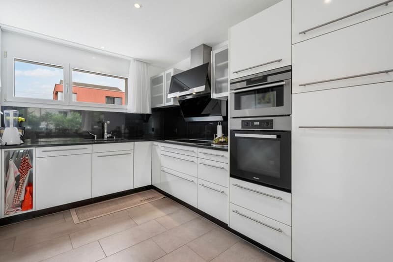 Wohnen mit Charme und Lebensqualität - stilvolles 4.5-Zimmer-Doppeleinfamilienhaus in familienfreundlicher Lage (6)