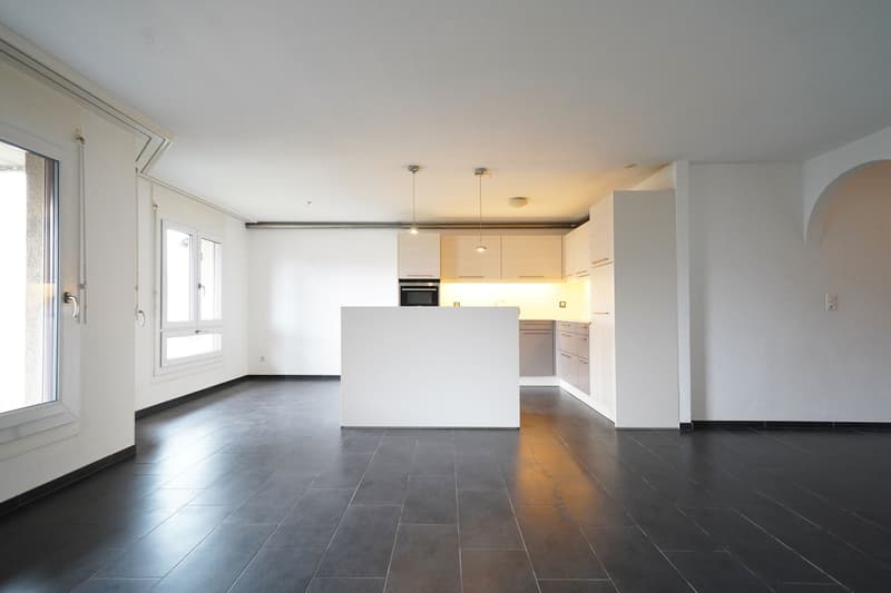 Preiswerte 5.5 Zimmer Wohnung mit moderner Küche (2)