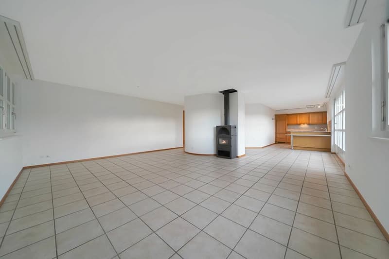 Raumwunder: Helle 4.5 Zimmer Duplexwohnung mit viel Ausbaupotential an bester Lage in Lohn-Ammannsegg