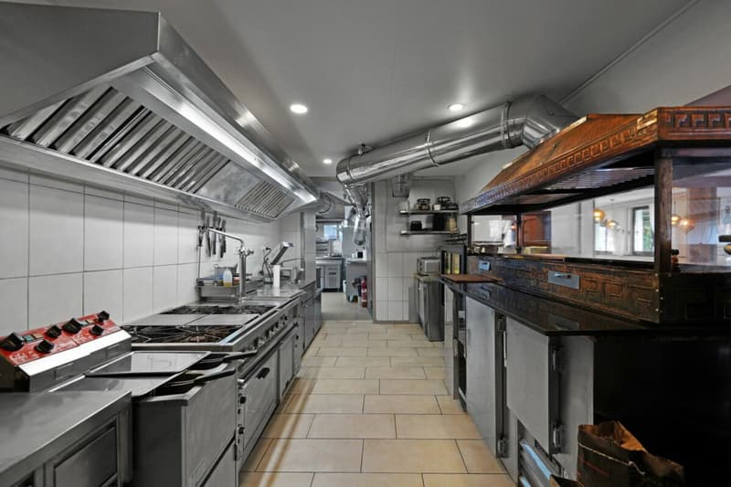 Maison d'habitation et de commerce attrayante avec 5% de rendement & potentiel d'expansion (7)
