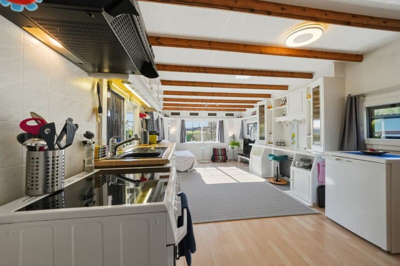 Gepflegtes Mobilhome mit 549 m² Land, insgesamt 5 Parzellen mit grossem Entwicklungspotenzial (7)