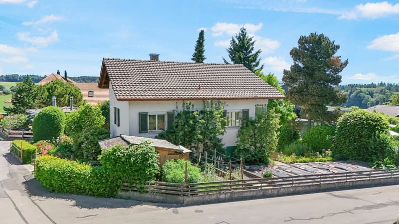 Freistehendes 5-Zimmer Einfamilienhaus an toller Lage in Meikirch (14)