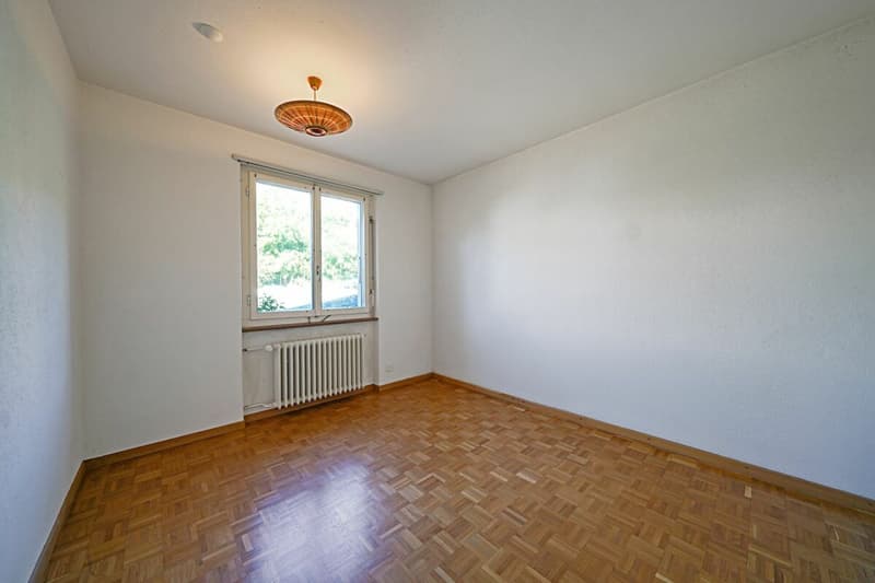 Freistehendes 5-Zimmer Einfamilienhaus an toller Lage in Meikirch (8)