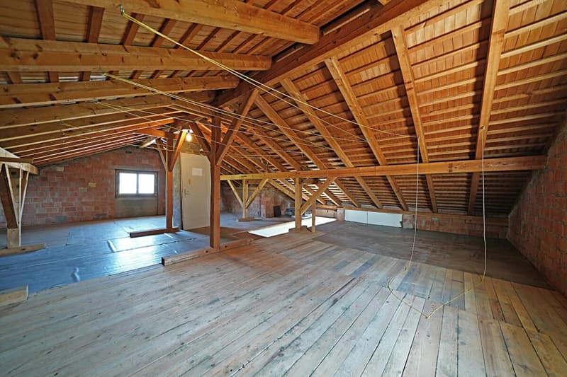 Freistehendes 5-Zimmer Einfamilienhaus an toller Lage in Meikirch (13)