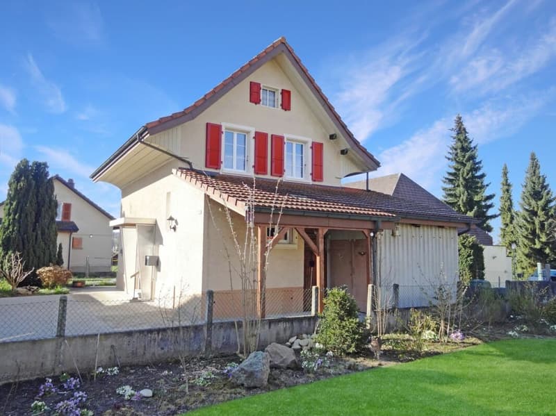 Charmantes, zentrales Einfamilienhaus mit Garten in Herzogenbuchsee (2)