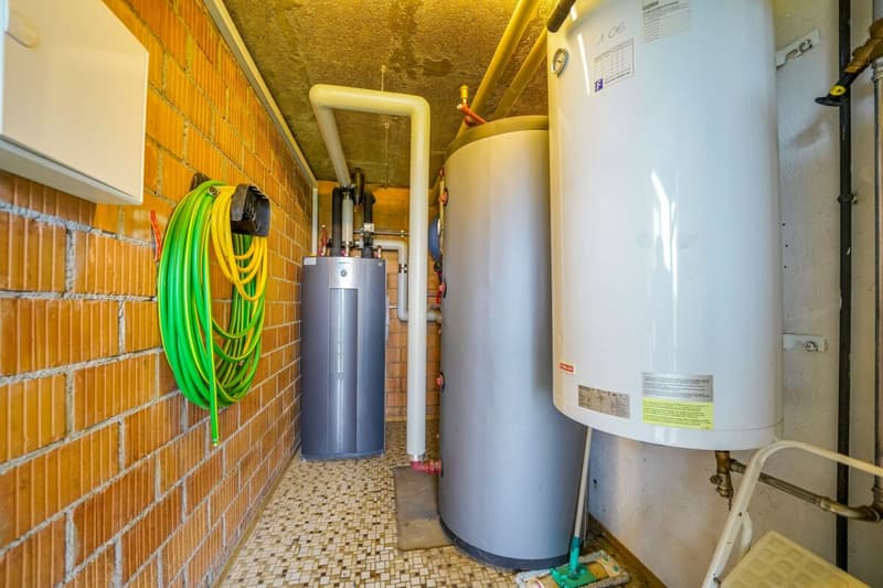 Vollvermietetes Mehrfamilienhaus mit 4 Wohnungen, 5.4% Bruttorendite (10)