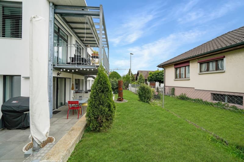 Neuwertige, moderne 2.5 Zimmer Eigentumswohnung mit Gartenanteil (11)