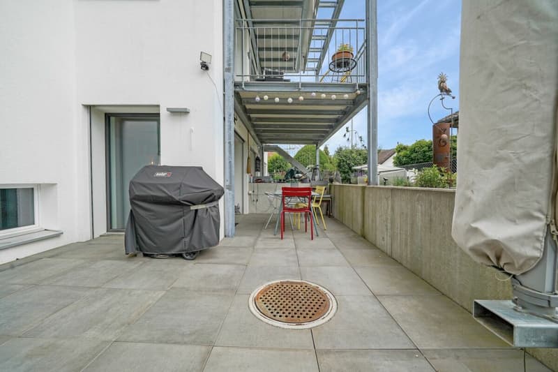 Neuwertige, moderne 2.5 Zimmer Eigentumswohnung mit Gartenanteil (10)
