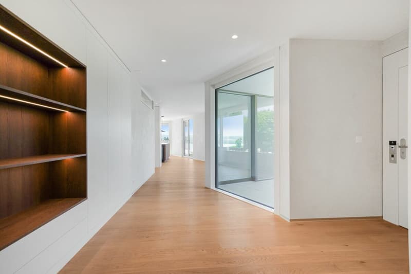 Exklusive 4.5 Zimmer Neubau Terrassenwohnung mit atemberaubender Weitsicht über den Murtensee (5)