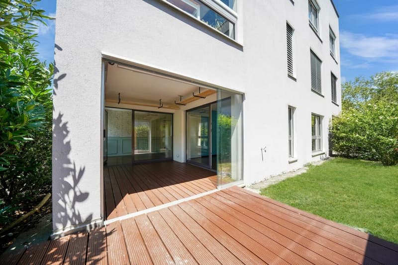 Neuwertige, helle 4.5 Zimmer Parterre-Wohnung in Stadtnähe (13)