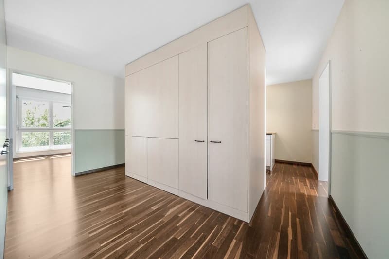 Neuwertige, helle 4.5 Zimmer Parterre-Wohnung in Stadtnähe (7)