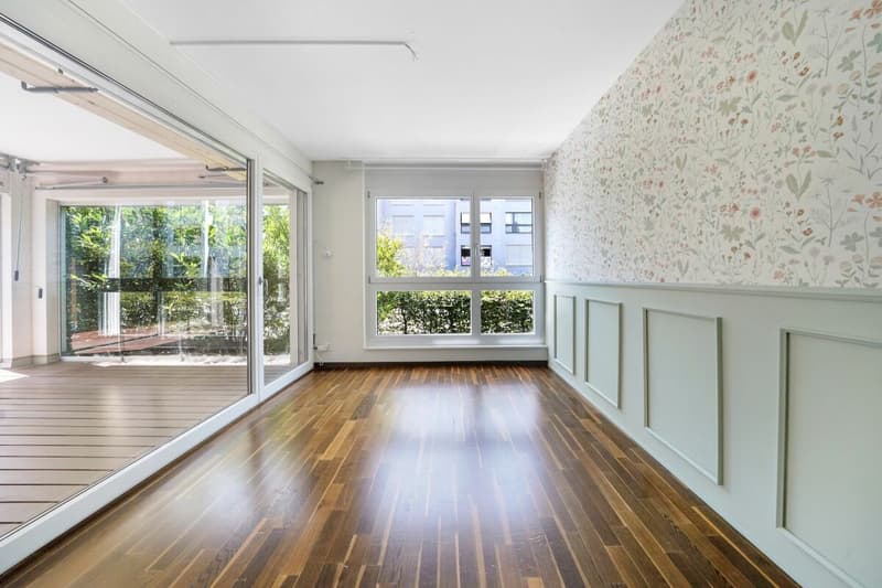 Neuwertige, helle 4.5 Zimmer Parterre-Wohnung in Stadtnähe (5)