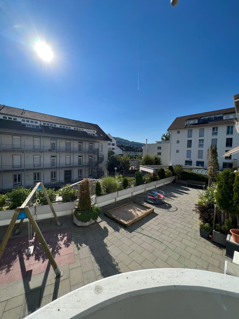 ALTERSWOHNUNG - Helle 3.5 Zimmer-Wohnung mit Balkon Richtung Südwest im Dorfkern beim Menzo Markt (12)