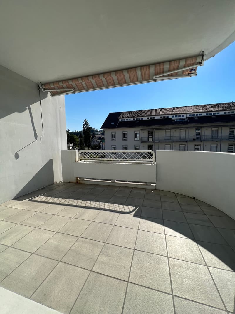 ALTERSWOHNUNG - Helle 3.5 Zimmer-Wohnung mit Balkon Richtung Südwest im Dorfkern beim Menzo Markt (9)