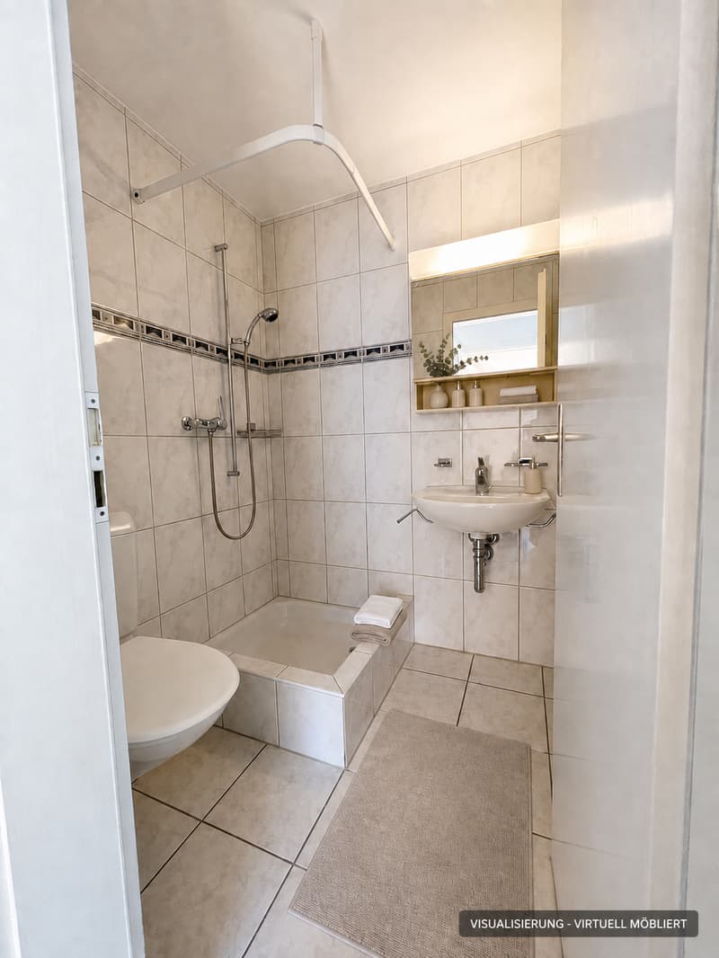 Bad mit Dusche - virtuell möbliert