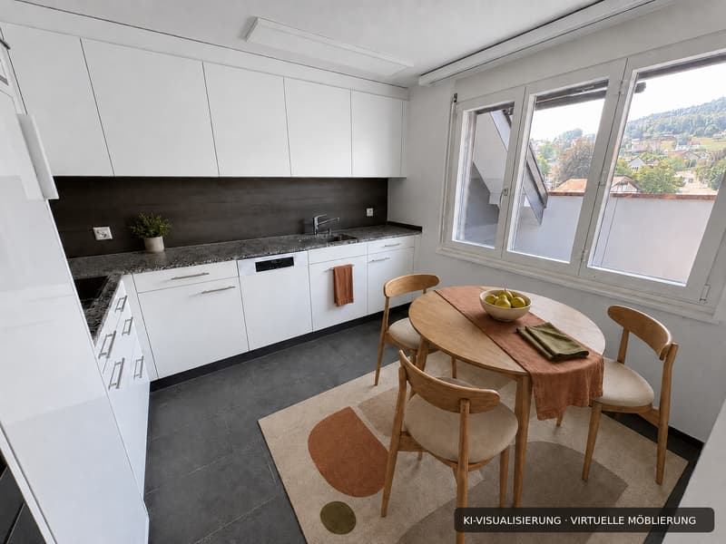 Renovierte 4.5-Zimmer-Dachwohnung mit Cheminée, Lift und Weitblick (3)