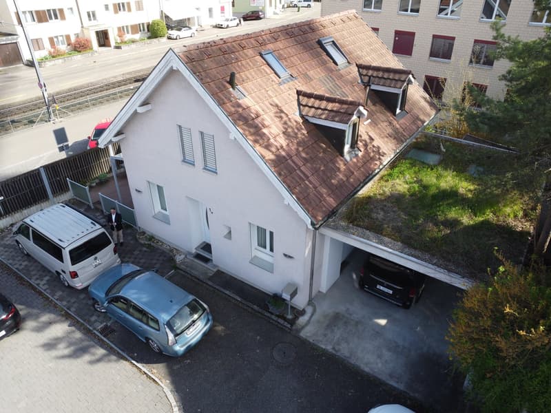 Freistehendes Einfamilienhaus an zentraler Lage in Münchenstein (13)