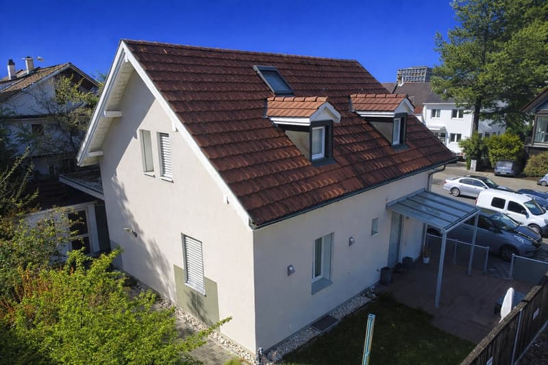 Freistehendes Einfamilienhaus an zentraler Lage in Münchenstein (2)