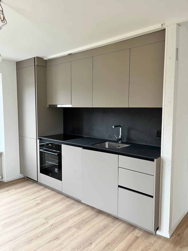 Modern, komplett saniert & mit grosser Terrasse – 4.5 Zimmer Wohnung in Mellikon – Bezug ab sofort (2)