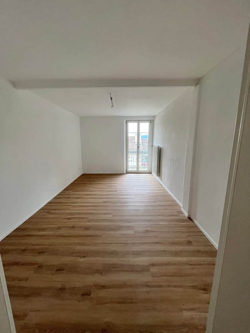 Modern, komplett saniert & mit grosser Terrasse – 4.5 Zimmer Wohnung in Mellikon – Bezug ab sofort (7)