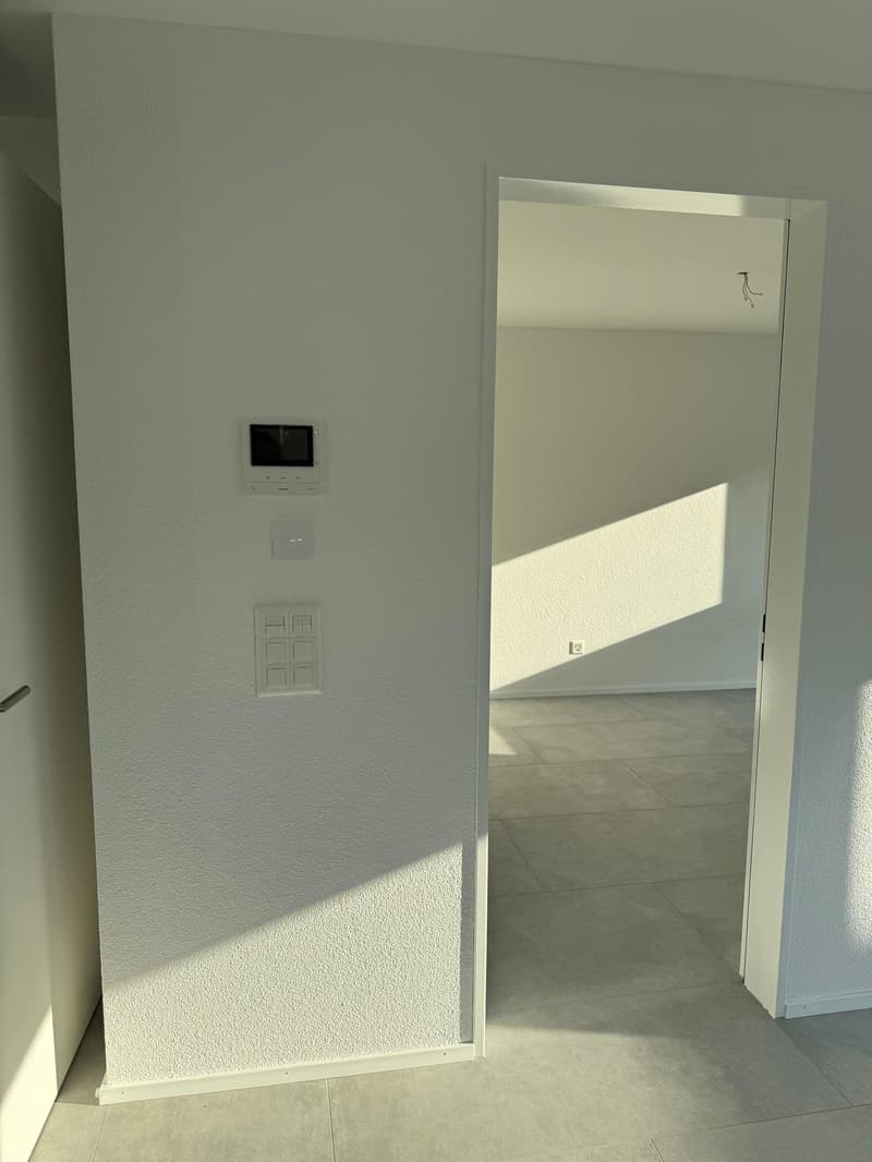 Moderne 2.5-Zimmer-Wohnung in Reinach mit Balkon und Garage (8)