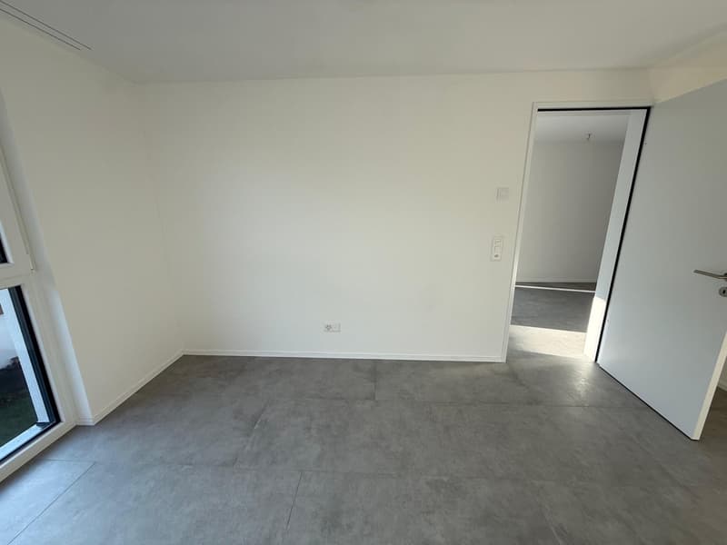 Moderne 2.5-Zimmer-Wohnung in Reinach mit Balkon und Garage (12)
