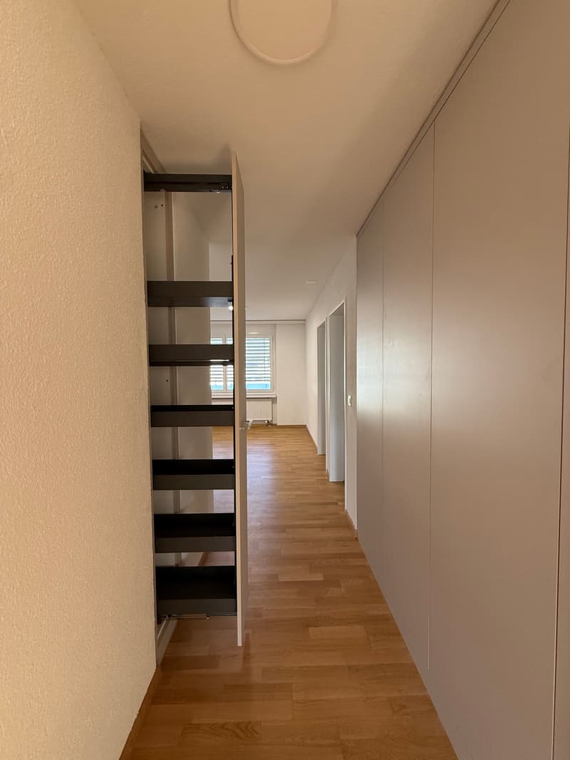 Erstvermietung nach Sanierung – grosszügige 4.5-Zimmer-Wohnung mit Balkon (4)